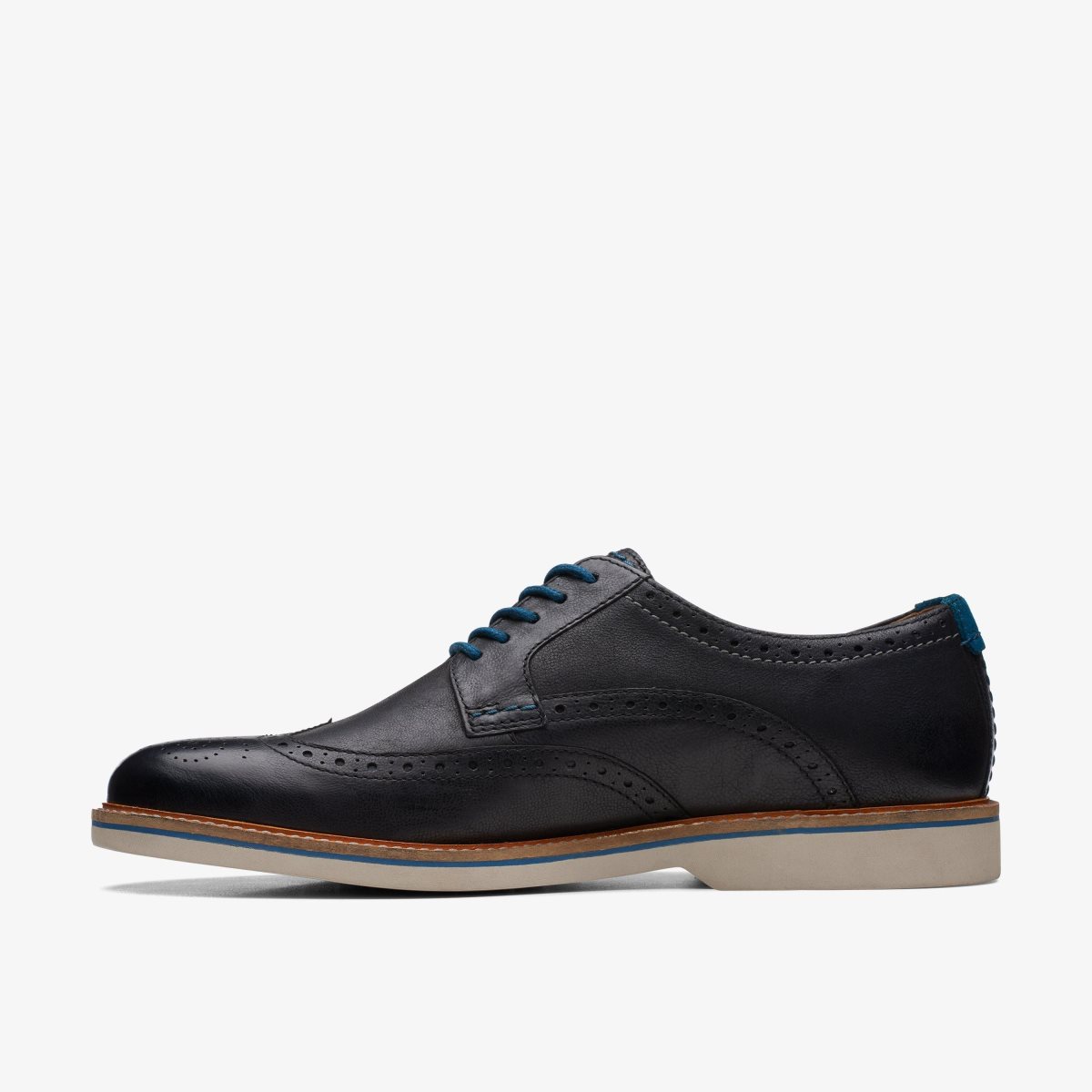 Clarks Atticus LT Limit Black Leather Black | FT3802796